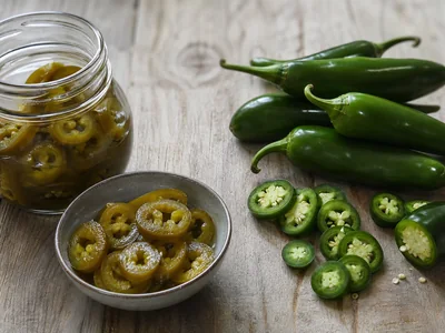 Canned vs Fresh Jalapenos: Texture Decides