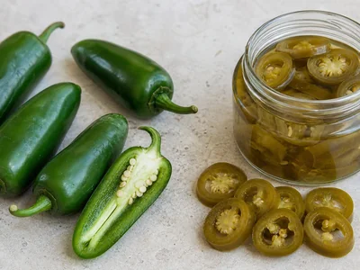 Pickled vs Fresh Jalapeño: Flavor, Heat, and Best Uses