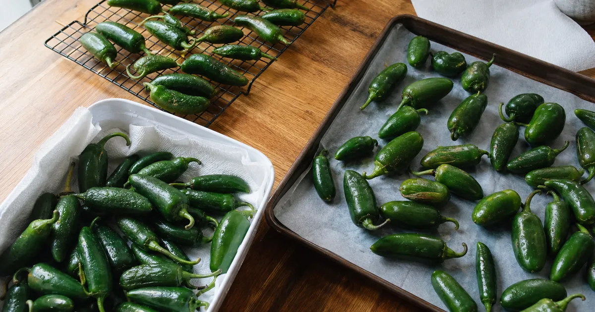 How to Store Jalapenos by Fridge, Freezer, and Drying