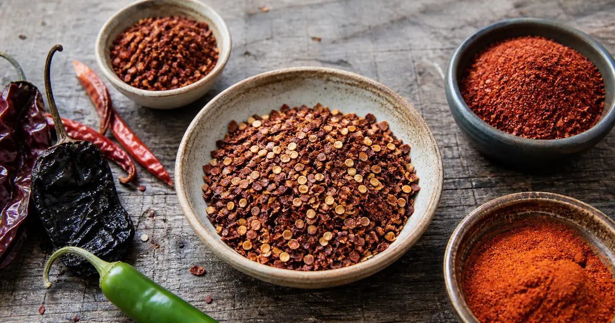 Chili flake alternatives compared by texture and heat